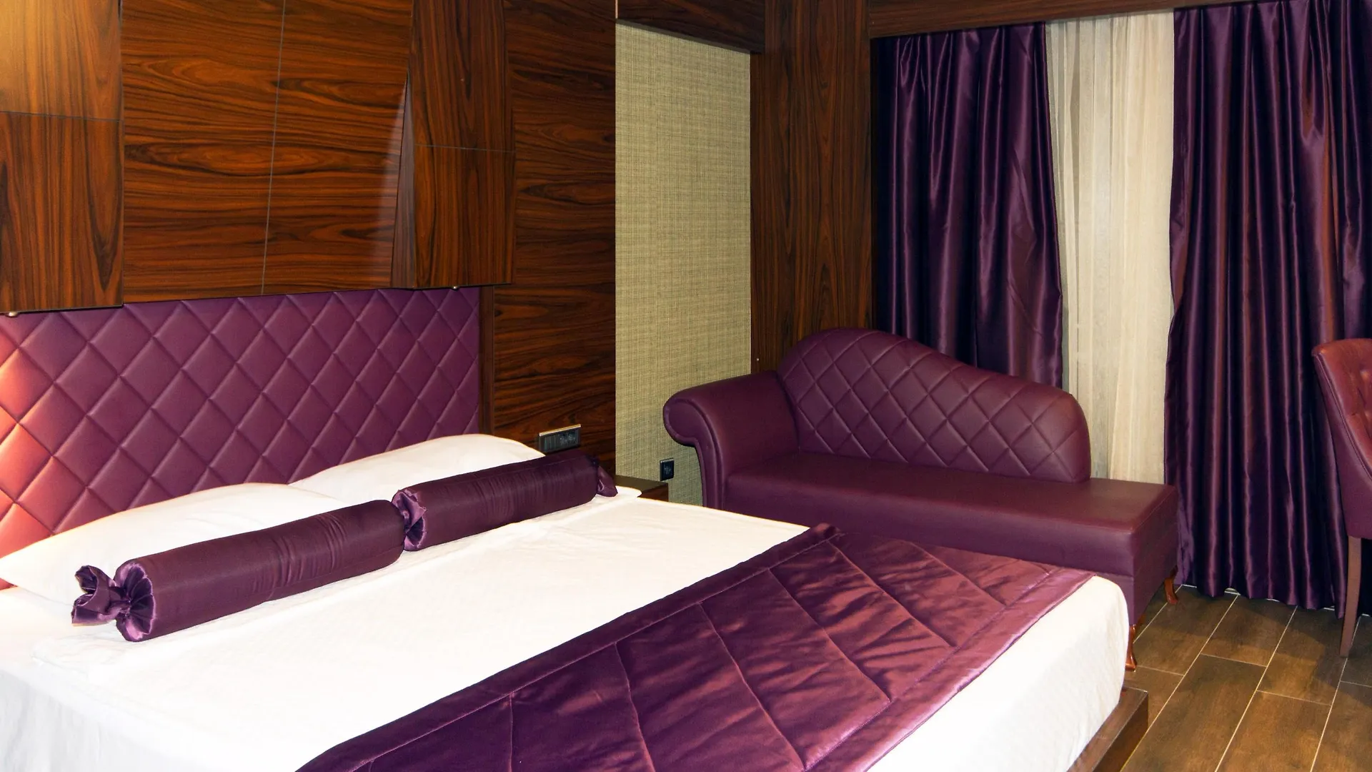 אנטליה Sky Business Hotel